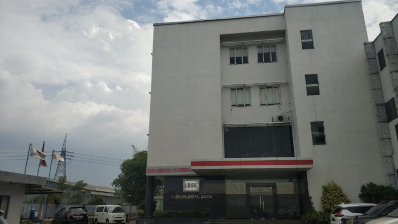 Pabrik  dan Gedung 4 lantai dikawasan Industri Sentul Bogor