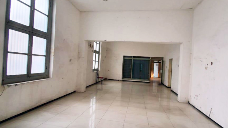 Kantor di Jl. Ahmad Jais Surabaya, Lokasi Strategis Pusat Kota, Cocok untuk Kantor / Gudang