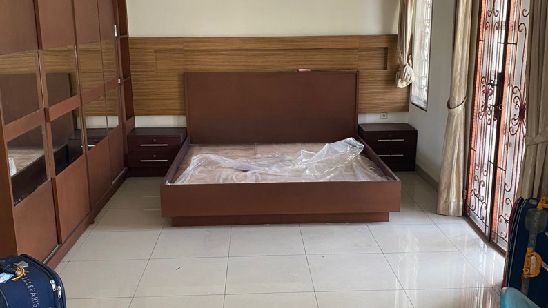 DISEWA RUMAH DI KATAMARAN INDAH SEMI FURNISHED