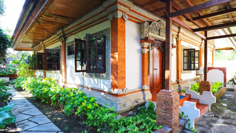 Balinese Traditional Villa In Central Legian Wallking Distance To The Beach