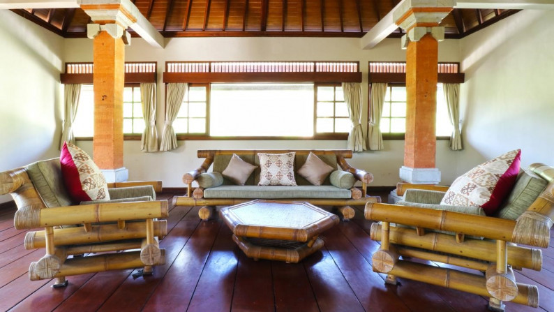 Balinese Traditional Villa In Central Legian Wallking Distance To The Beach