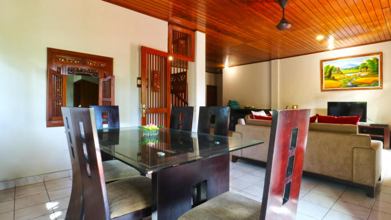 Balinese Traditional Villa In Central Legian Wallking Distance To The Beach