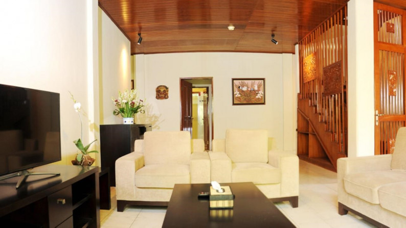 Balinese Traditional Villa In Central Legian Wallking Distance To The Beach