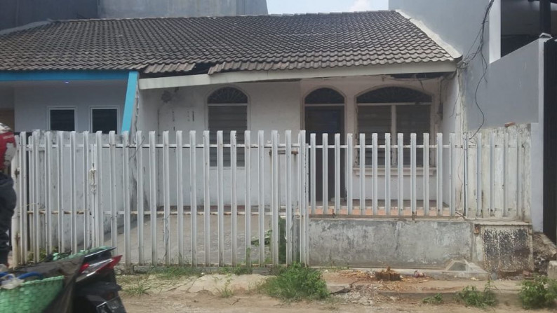 Rumah Tua di Gading Indah Kelapa Gading