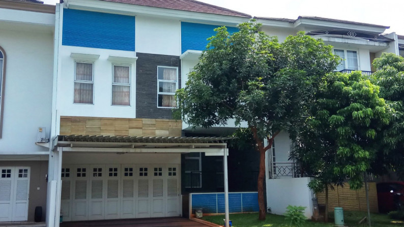 Dijual Rumah Mewah Siap Huni di East Esplanade, Grand Wisata, Bekasi