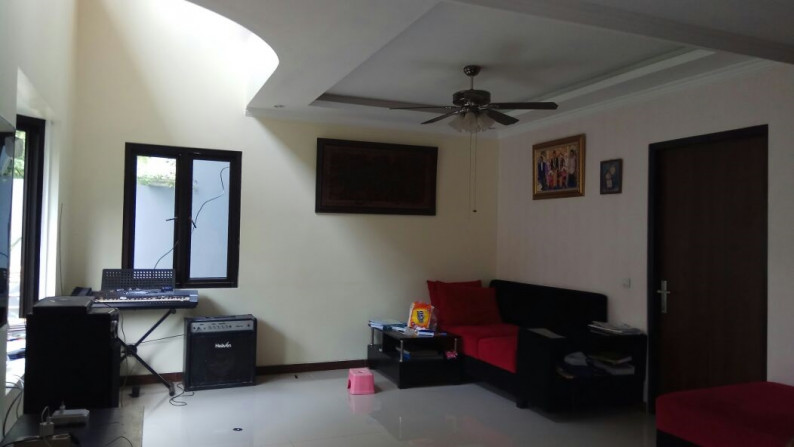 Rumah samping grandwisata, lokasi asri rumah cantik berseri.