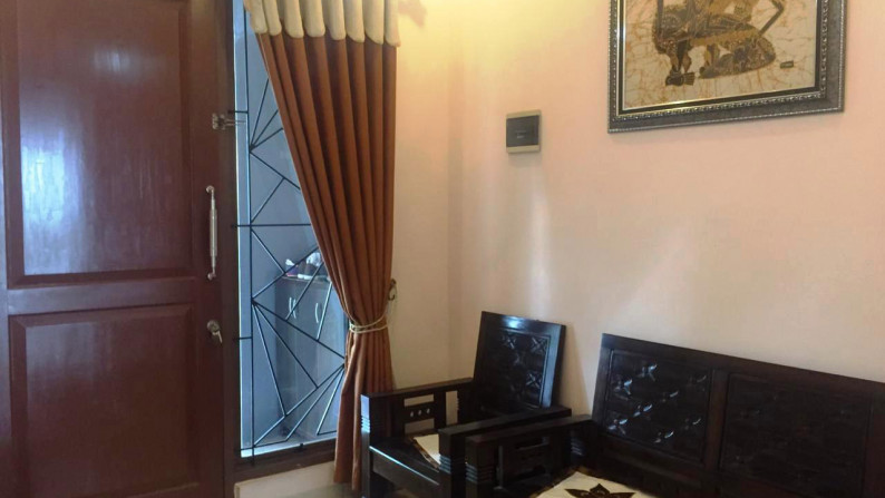 Dijual Rumah Asri di River Town, depan taman, Grand Wisata, Bekasi