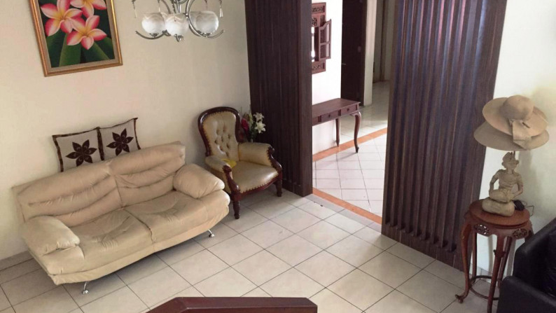 Dijual Rumah Asri di River Town, depan taman, Grand Wisata, Bekasi