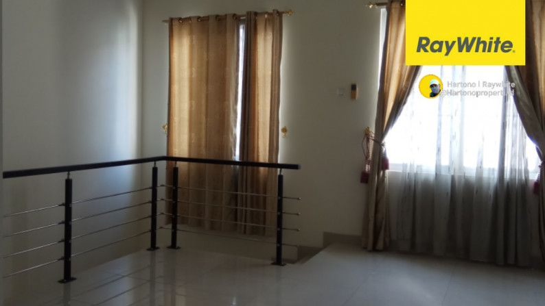 grand wisata - rumah split level di jual cepat - Lisa