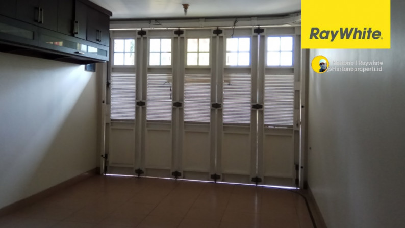 grand wisata - rumah split level di jual cepat - Lisa