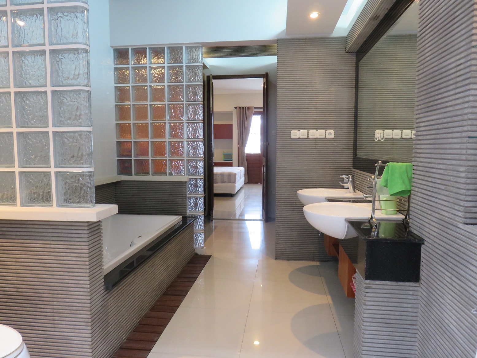 Freehold House In Expats Area Of Seminyak Close To Celebrity's Villa