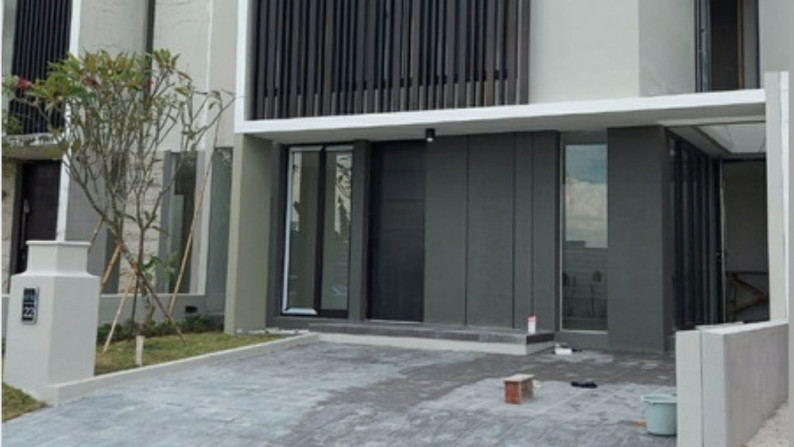 Dijual Rumah Baru Stamford Citraland Surabaya -NEW 2 Lantai - 9x15 - Carport 2 Mobil