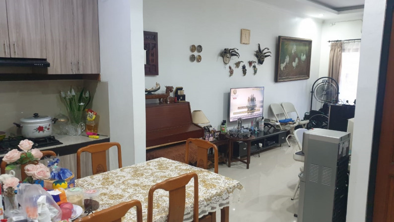 Rumah Depan Taman, Siap Huni, dan Hunian Nyaman @Graha Adena