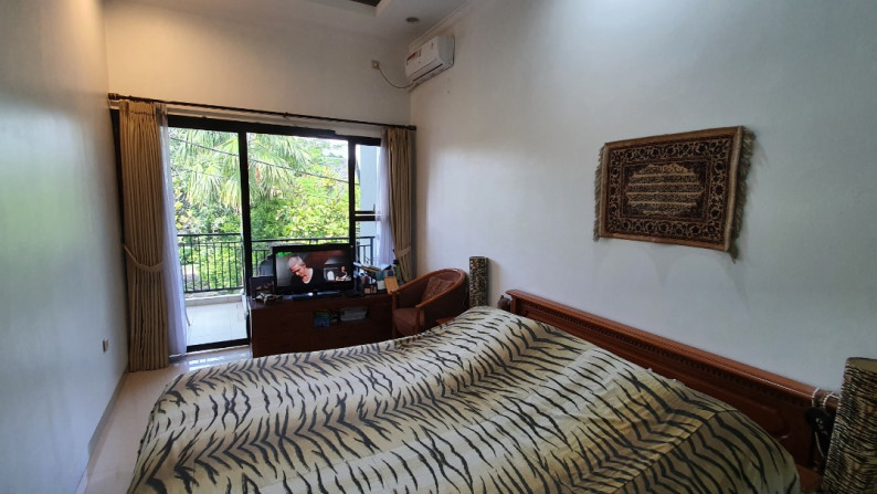 Rumah Depan Taman, Siap Huni, dan Hunian Nyaman @Graha Adena