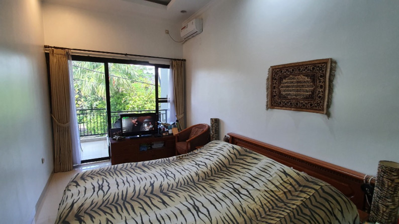 Rumah Depan Taman, Siap Huni, dan Hunian Nyaman @Graha Adena