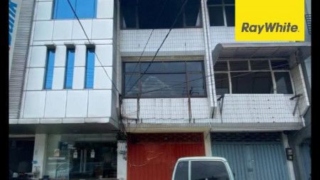 Ruko 3 lantai di Jl Dharmahusada, Surabaya