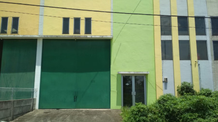 Gudang Luas Lokasi strategis di Serpong.