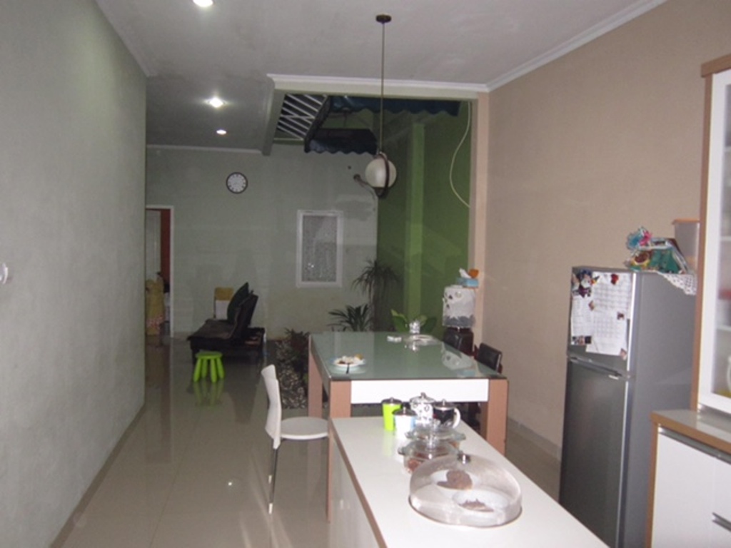 Rumah Di jual  2 lantai Bagus siap huni Bintaro Jaya.