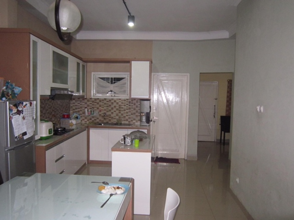 Rumah Di jual  2 lantai Bagus siap huni Bintaro Jaya.