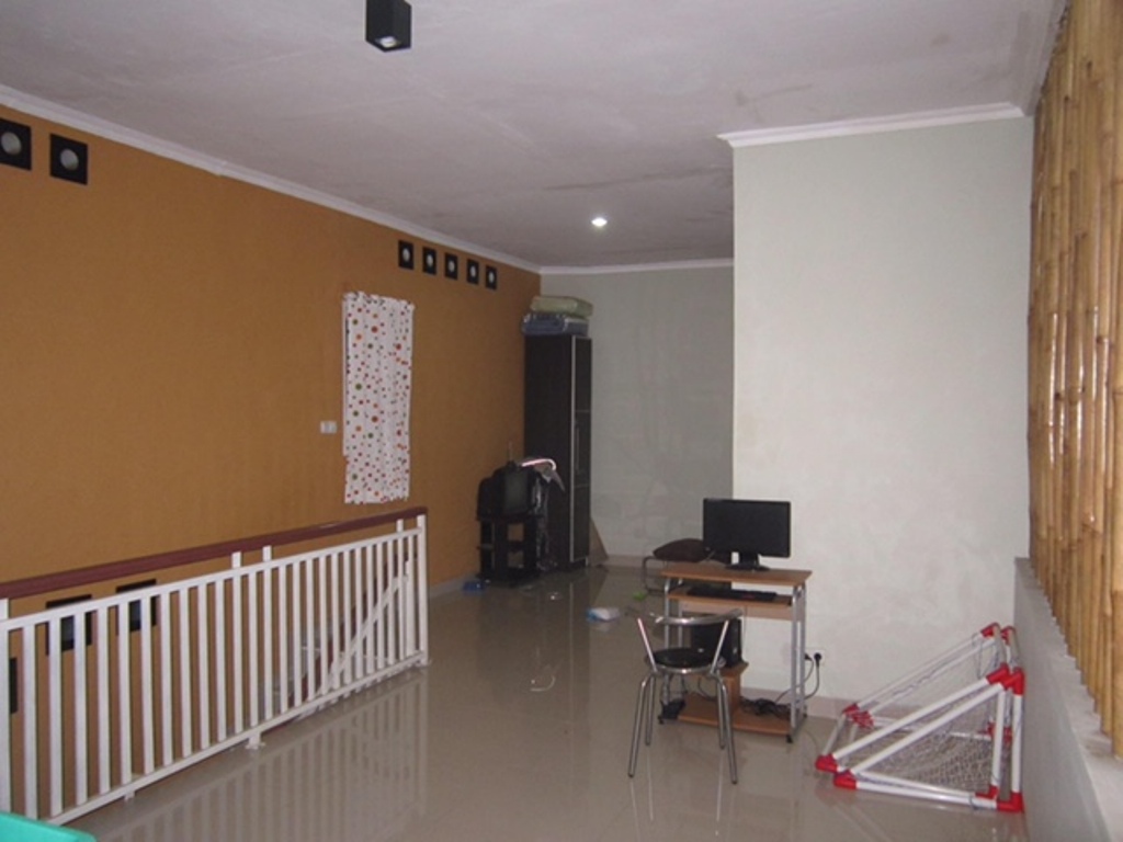 Rumah Di jual  2 lantai Bagus siap huni Bintaro Jaya.