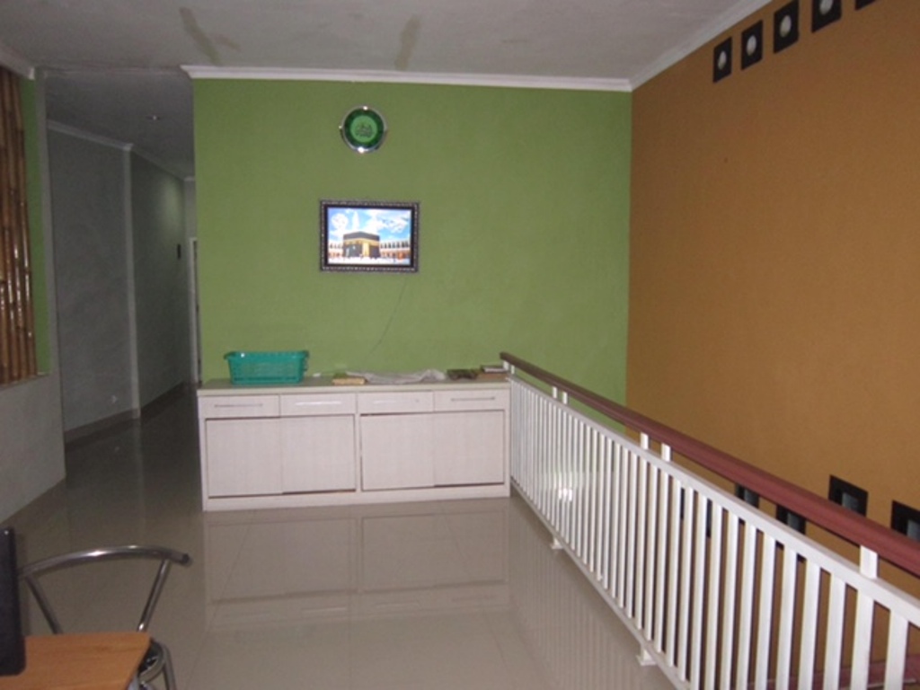 Rumah Di jual  2 lantai Bagus siap huni Bintaro Jaya.