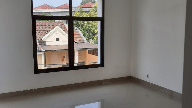 Rumah Baru,siap huni di Graha Raya Tangel