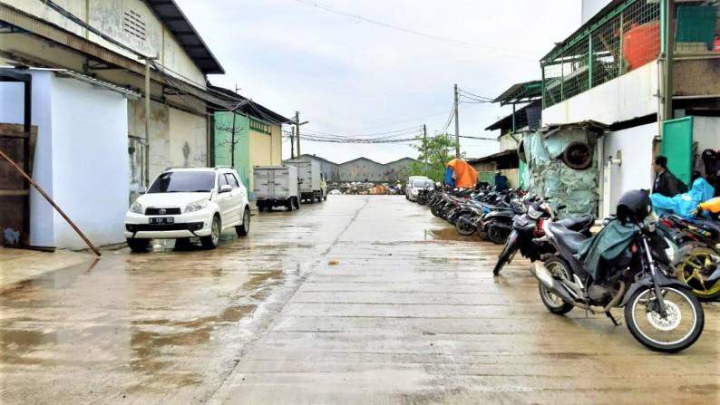 Gudang di Pergudangan Harapan Dadap Jaya *RWCG/2022/03/0043-CHR