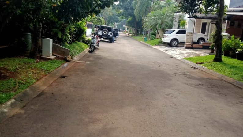 Rumah Siap Huni, Hunian Nyaman dan Asri @Senayan, Bintaro