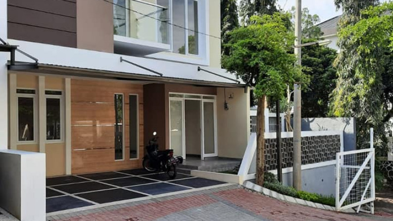 Langka Rumah Lux Baru 2 Lantai di Cluster Arcadia Gegerkalong Setiabudi Bandung Utara