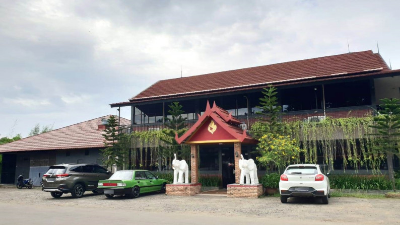 Gedung siap pakai di daerah komersial