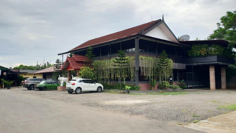 Gedung siap pakai di daerah komersial