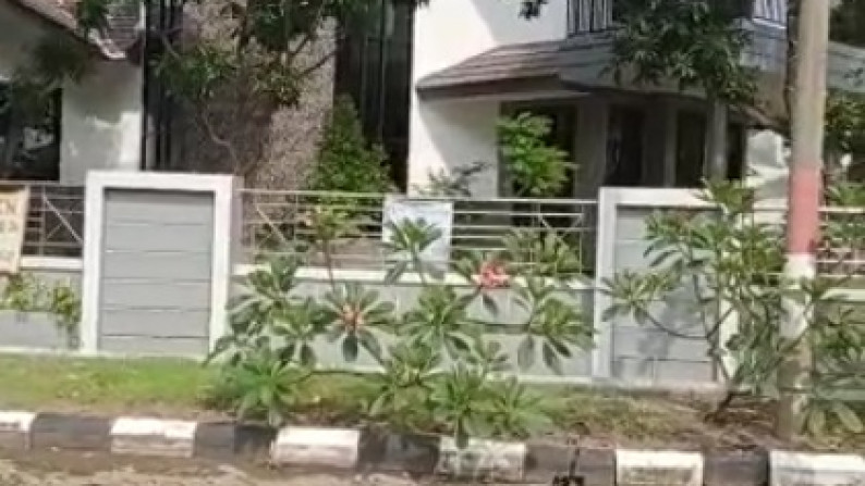 Rumah 2 lantai di Surya Inti Permata, Surabaya