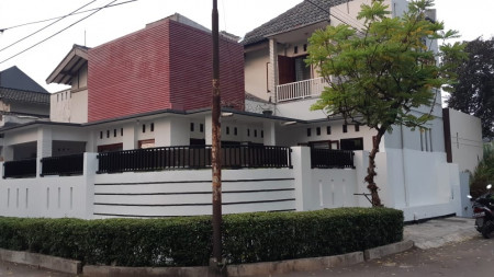 Rumah Standar 2 lantai,bagus,siap huni di Bintaro 9