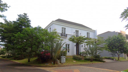 Rumah Baru, Lantai Marmer Import, Pondok Hijau Golf, Luas 563m2