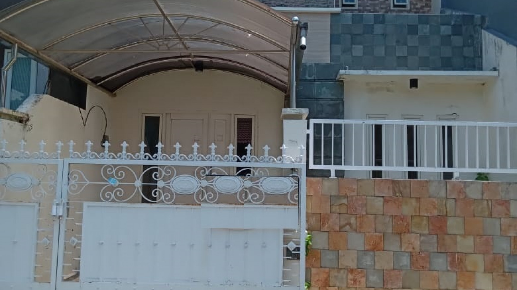 Rumah 2 lantai di Griya Asri Jl Kalisari Dharma, Surabaya