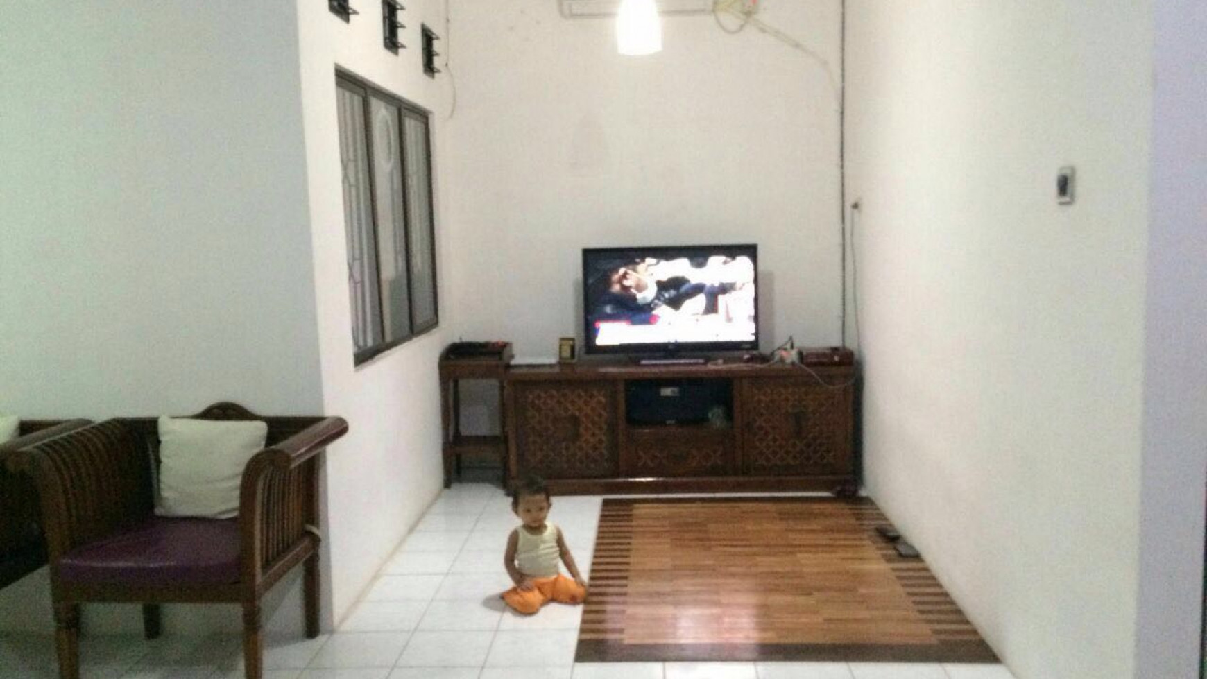 Rumah siap huni,lokasi oke di Graha Raya