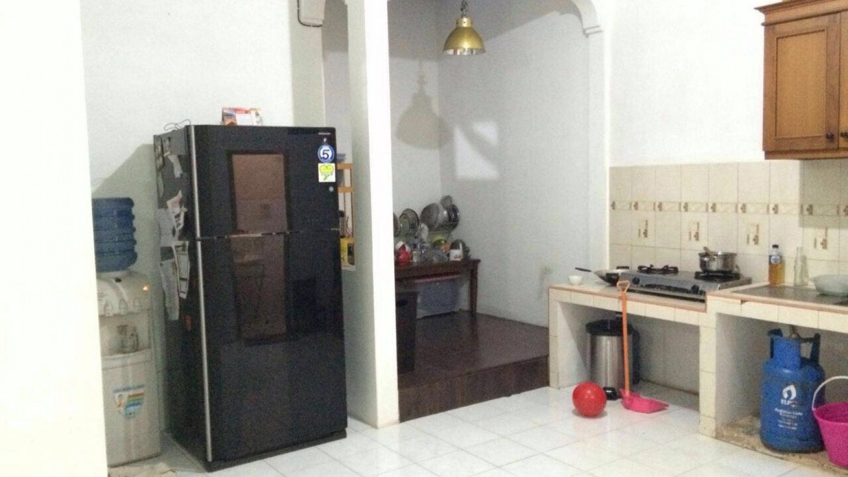 Rumah siap huni,lokasi oke di Graha Raya