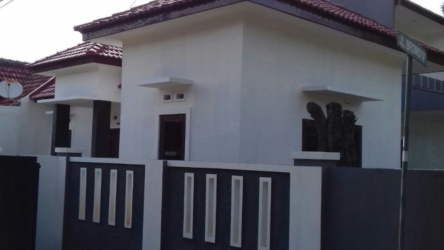 Rumah Cantik,Baru di Jombang Tangerang Selatan