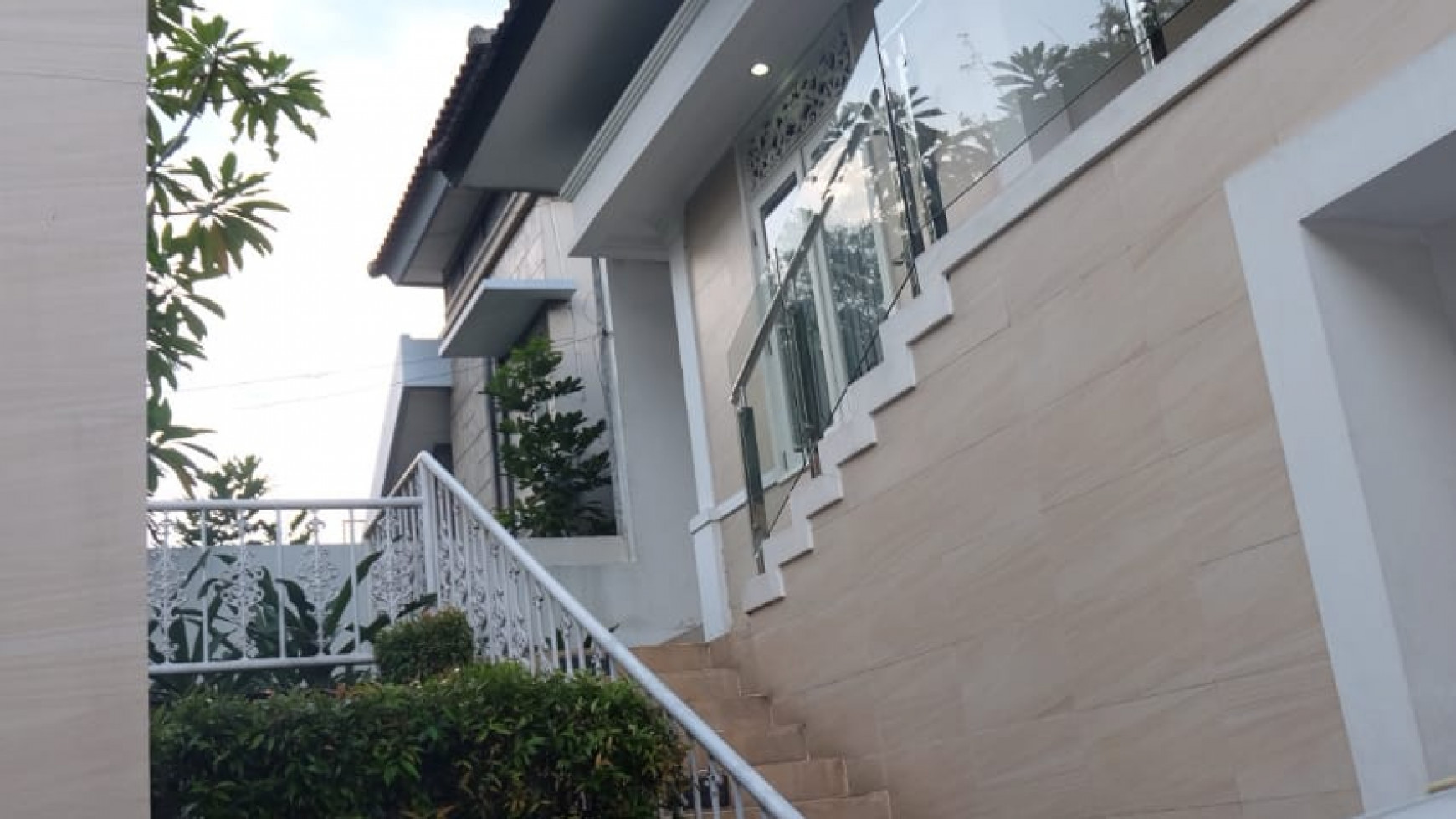 Rumah Lux siap huni di pondok indah