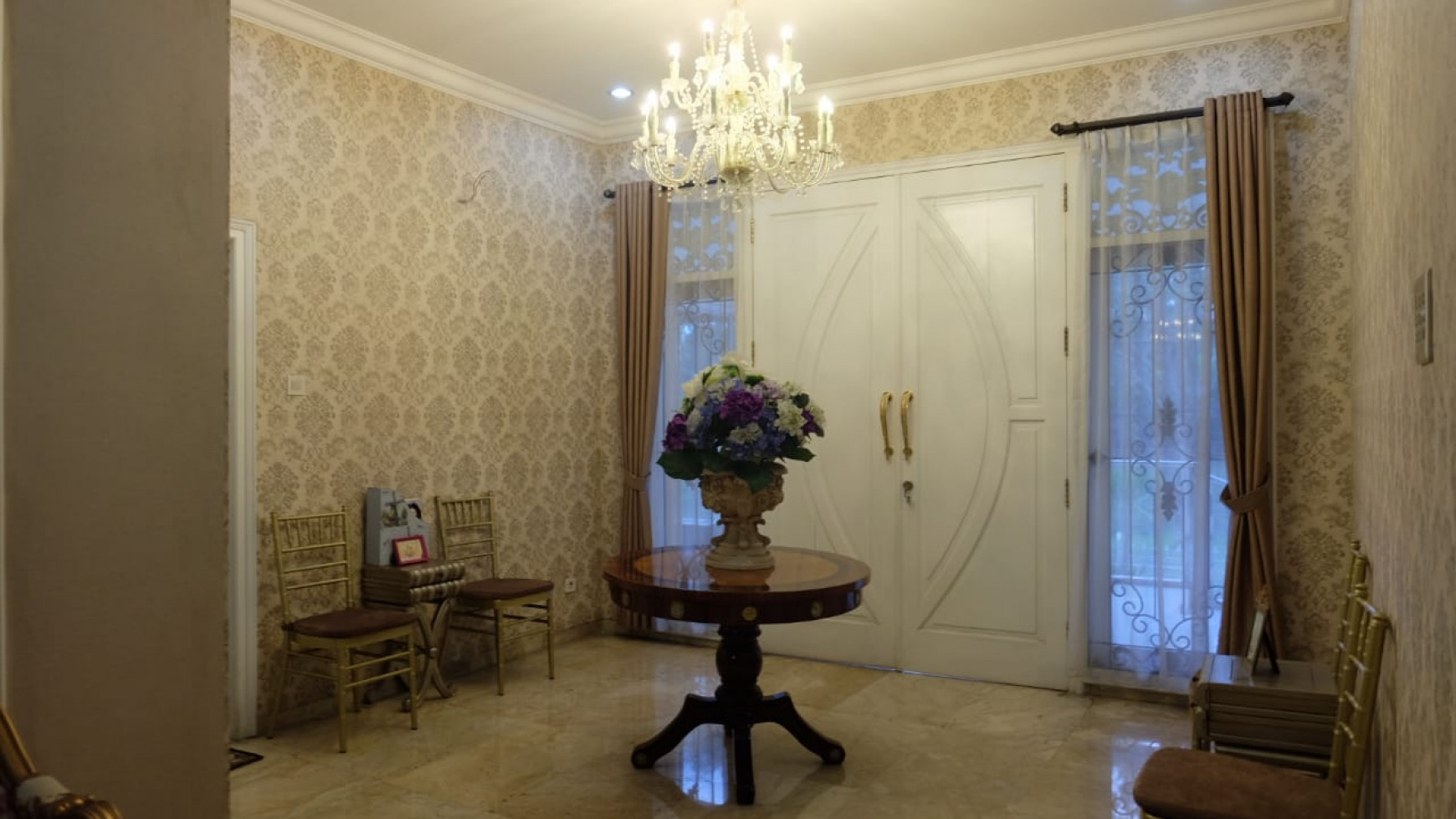 Rumah Lux siap huni di pondok indah