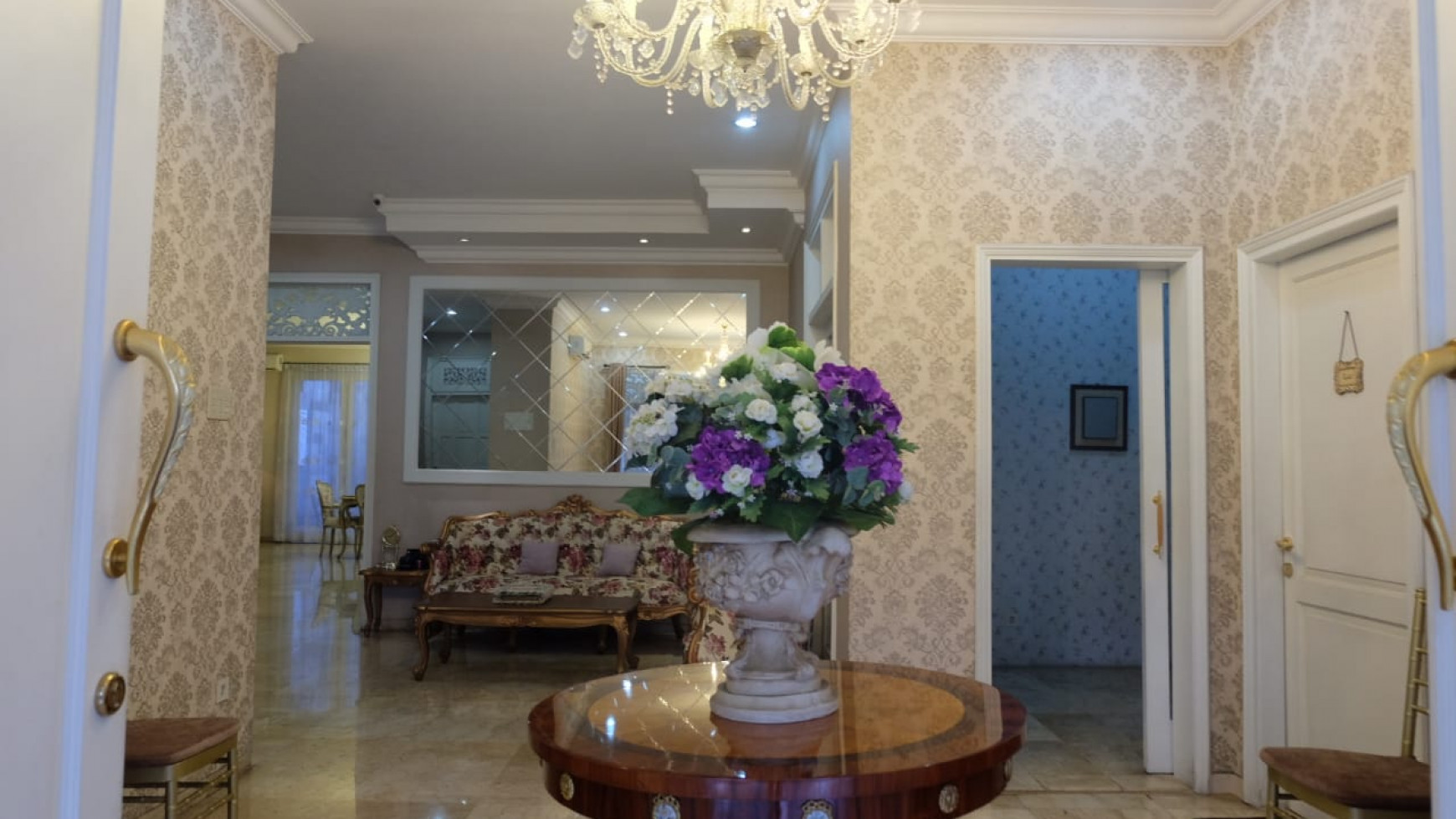 Rumah Lux siap huni di pondok indah