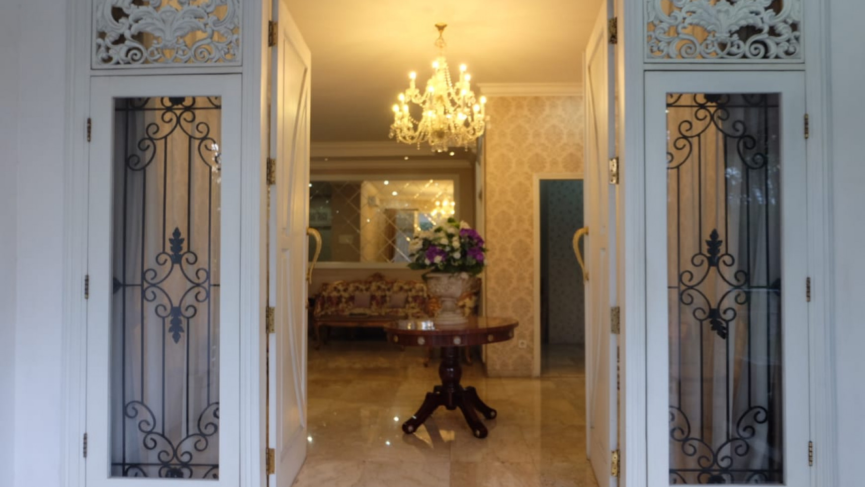 Rumah Lux siap huni di pondok indah