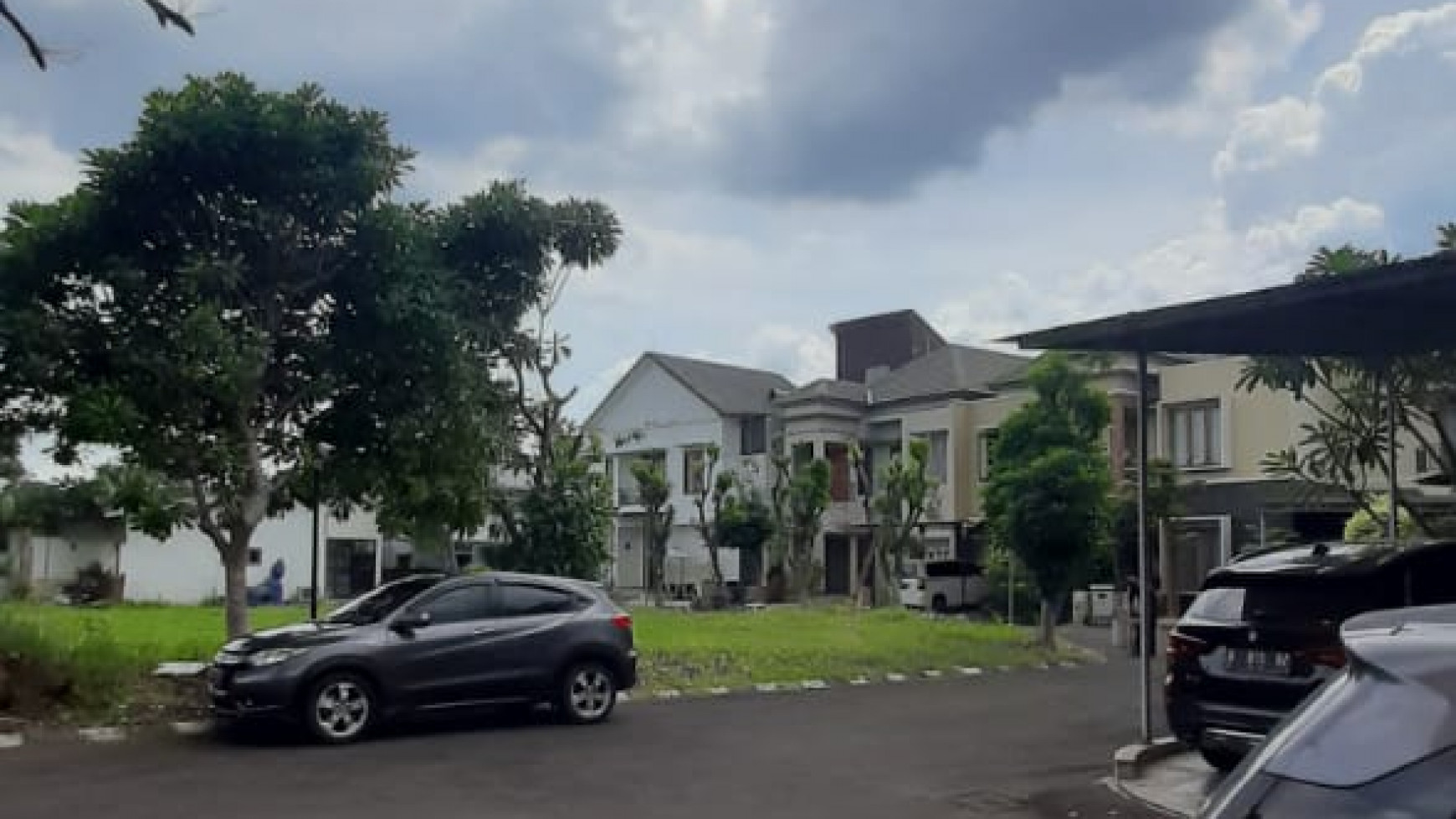 Rumah siap huni di pesanggrahan