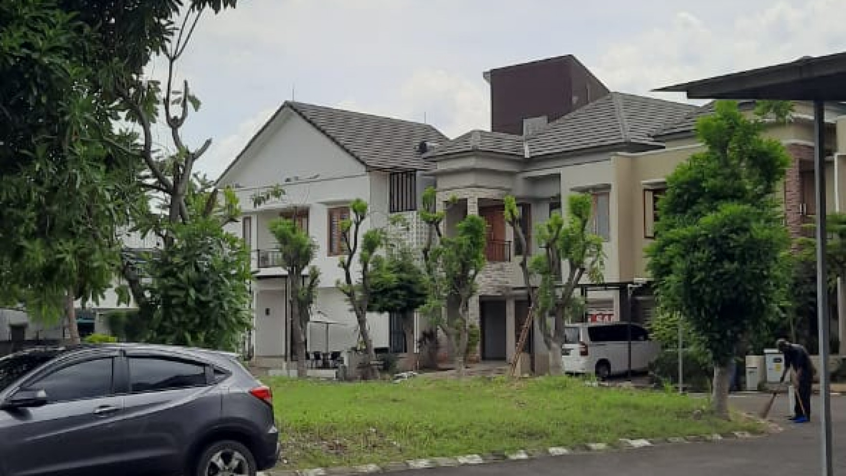 Rumah siap huni di pesanggrahan