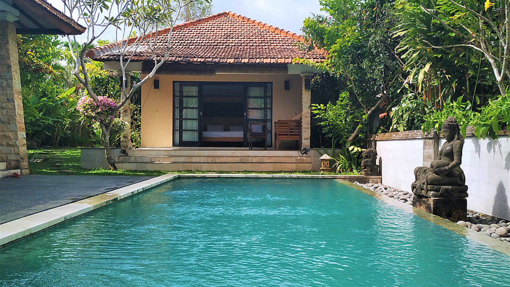 Freehold Tropical Villa in Lovely Neighborhood in South Bali