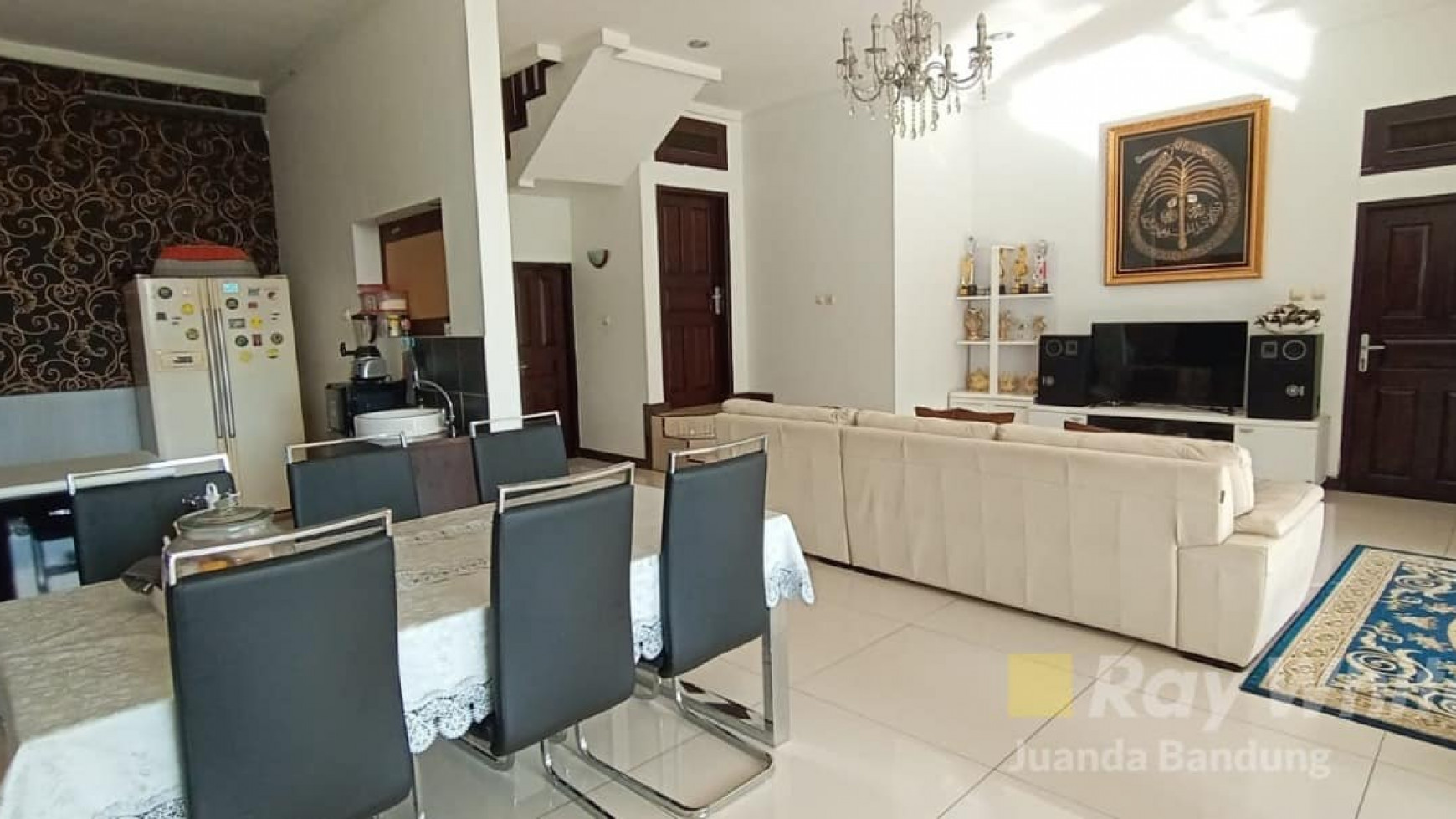 Langka Rumah Lux Semi Furnished KBP Pitaloka view danau dan gunung rapi terawat nyaman