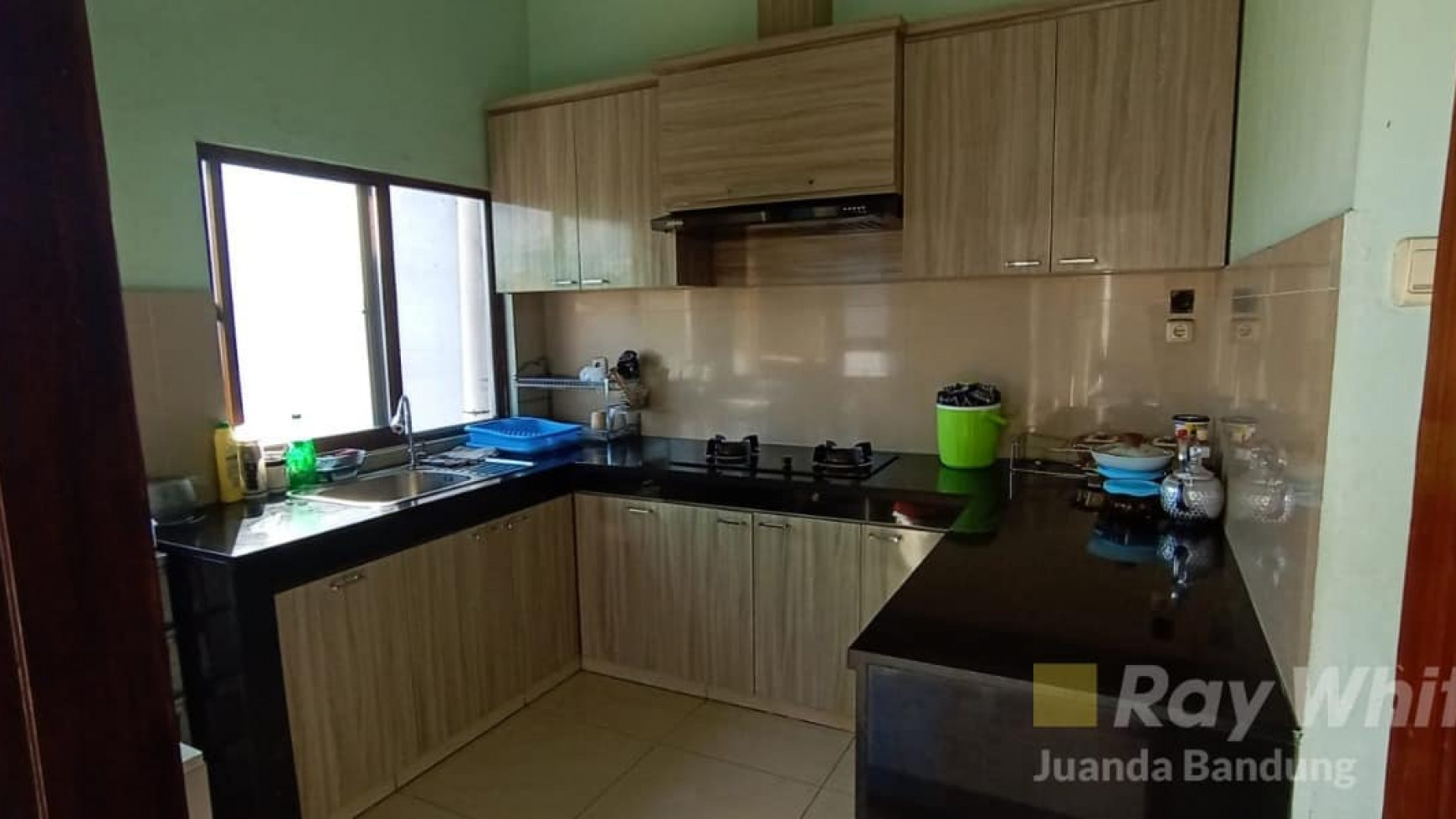 Langka Rumah Lux Semi Furnished KBP Pitaloka view danau dan gunung rapi terawat nyaman