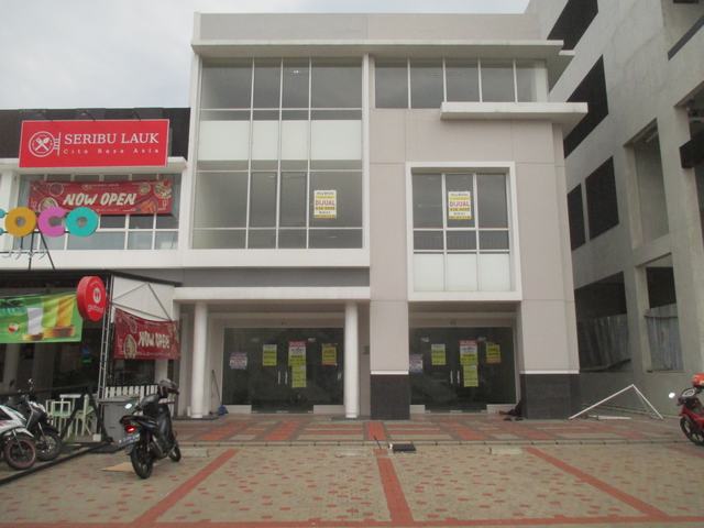 2 ruko gandeng boleh beli per unit, lokasi sangat strategis, cocok untuk usaha, atau perkantoran, kondisi baik, siap huni. south goldfinch gading serpong