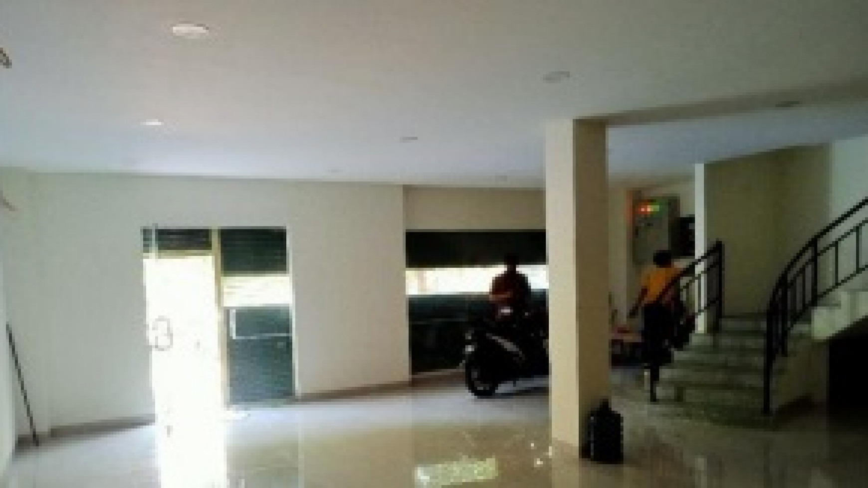 Ruko Siap Pakai Strategis di seberang La Piazza Kelapa Gading Jakarta Utara