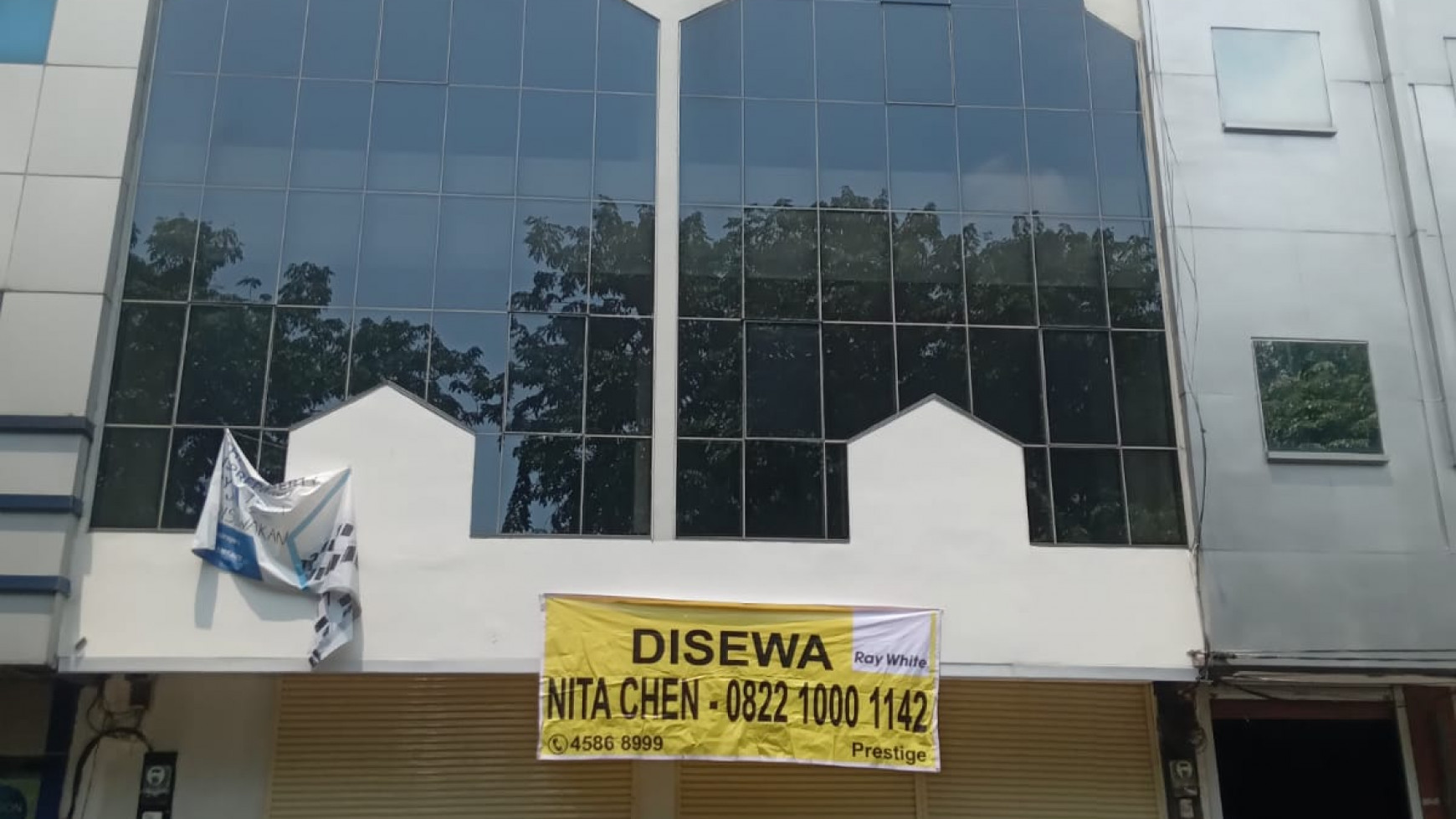 Ruko Siap Pakai Strategis di seberang La Piazza Kelapa Gading Jakarta Utara